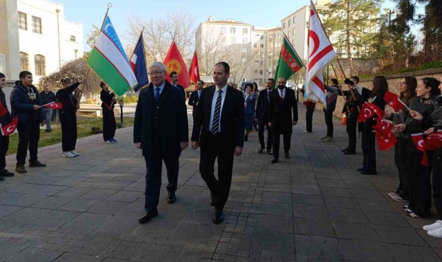 2024/12/kulturel-isbirligi-calistayi-8-ulkenin-muze-koordinatorlerinin-katilimi-ile-basladi_1.jpg