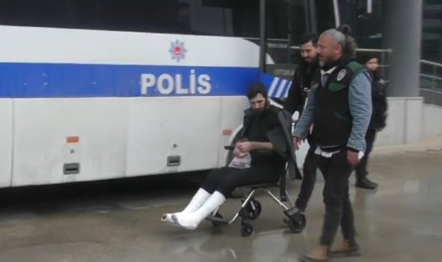 2025/02/uctu-uctu-torbaci-uctu-polisten-kacmak-icin-3-katin-penceresinden-atlayan-torbaci-2-ayagini-birden-kirdi_5.jpg