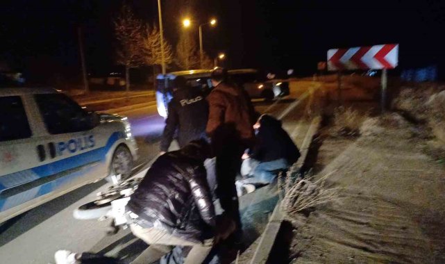 2025/03/corum39da-haraketli-dakikalar-polisten-kacan-motosikletli-sahislar-kovalamacayla-yakalandi.jpg