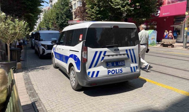 2025/08/polisten-nefes-kesen-operasyon-porsuk-cayi39na-atlamaya-calisan-kadin-kurtarildi_2.jpg