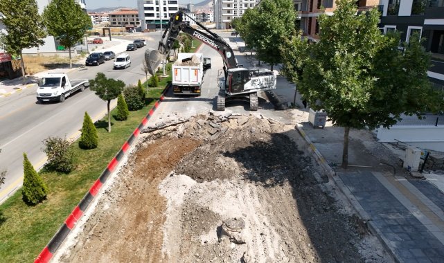 2025/09/corum-belediyesi39nden-sehir-genelinde-es-zamanli-asfalt-atagi_1.jpg