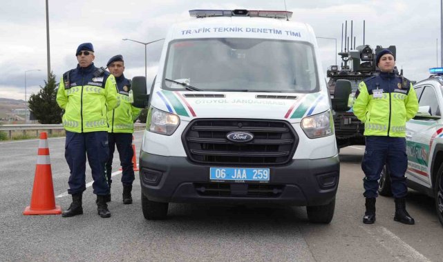 Karayollarının huzur ve güvenliği Otoyol Jandarma Timlerine emanet - Gündem - Bursa'nın ilk ve tek kadın gazetesi