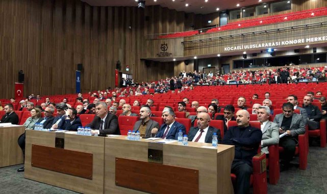 2025/12/mecliste-gerginlik-surerken-chp39li-meclis-uyesinin-attigi-mesaj-ortaya-cikti_1.jpg