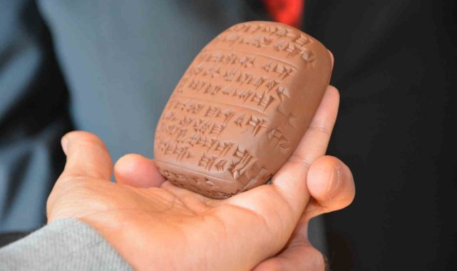 2026/10/sapinuvada39daki-kazi-calismalarinda-cikartilan-civi-yazili-tabletlerin-unesco-listesine-alinmasi-hedefleniyor_6.jpg