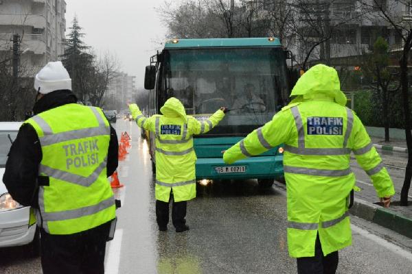 Bursa’da otobüslere abluka!