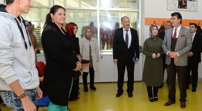 Osmek Sağlık Sektörüne Vasıflı Eleman Yetiştiriyor