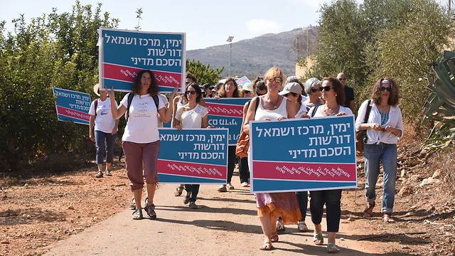 200 women march for peace agreement on Israel’s Lebanese border