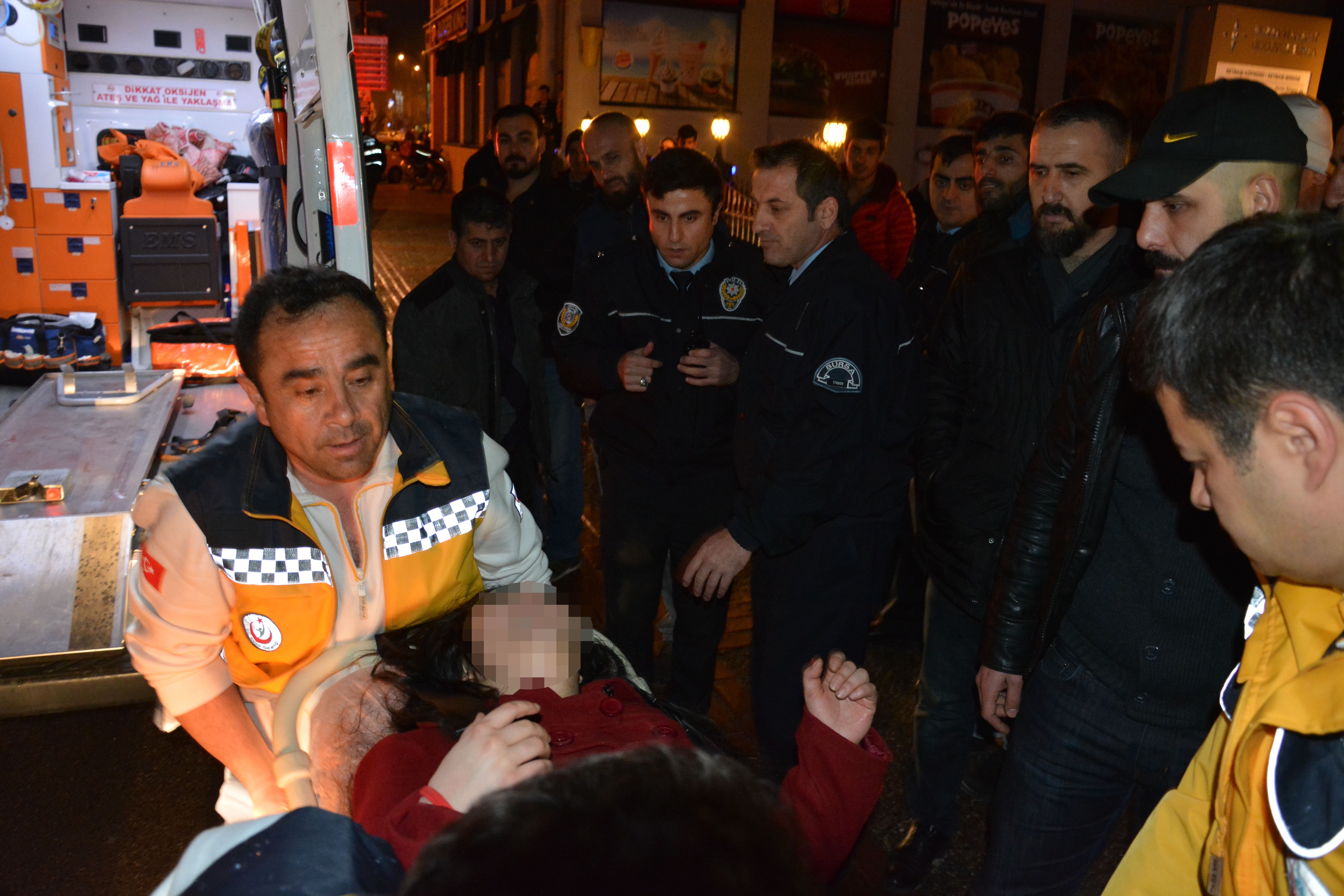 Bursa’da tarihi köprüde intihar girişimi!