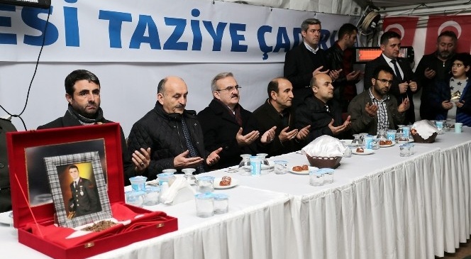 Bakan Müezzinoğlu Şehit Ailesine Ziyaret