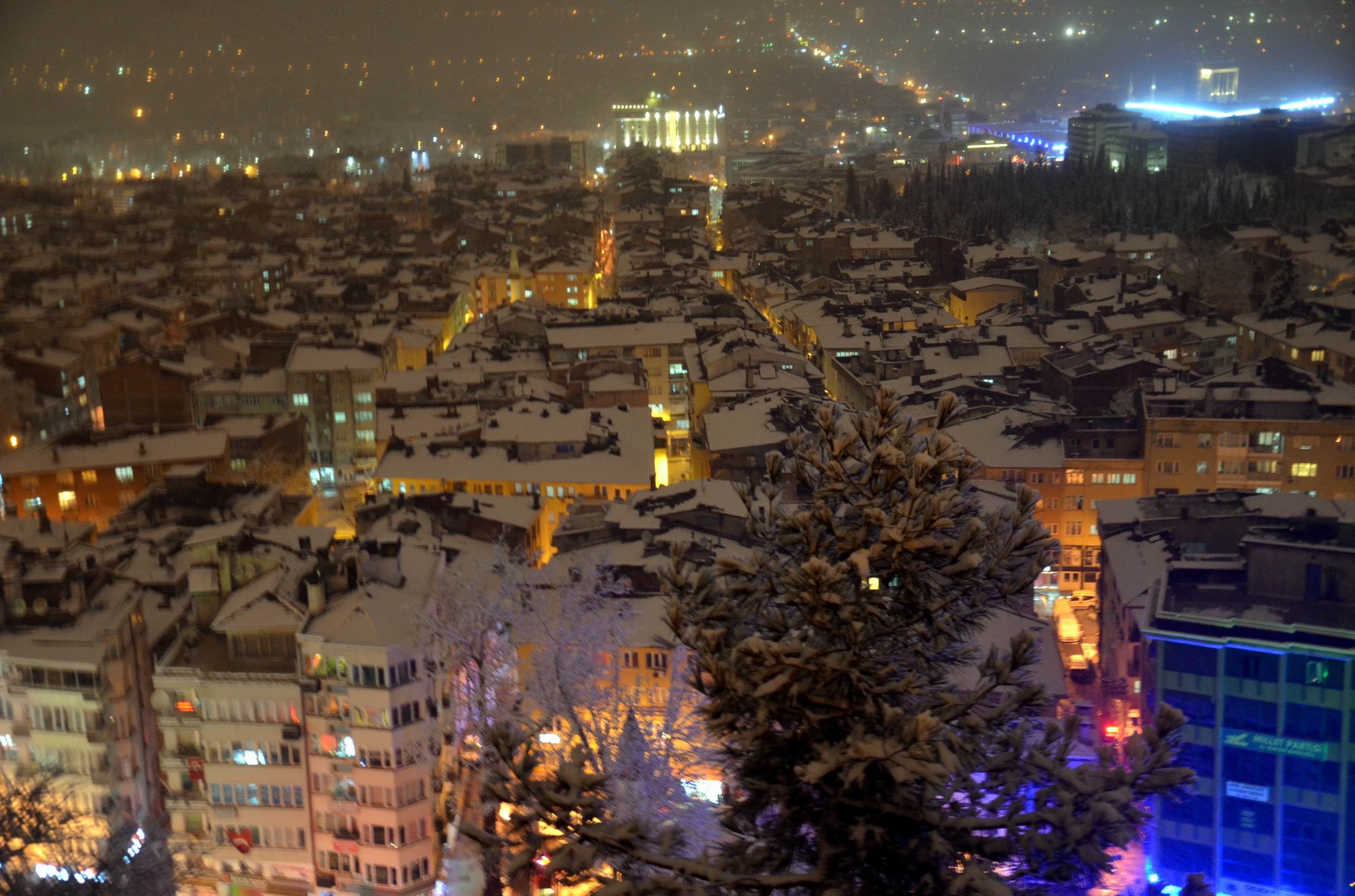 Bursa beyaza büründü, ortaya bu kareler çıktı…