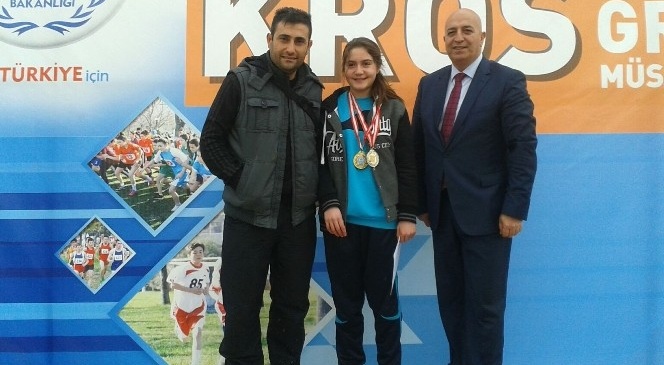 Osmangazili Atlet Bölge Birincisi Oldu