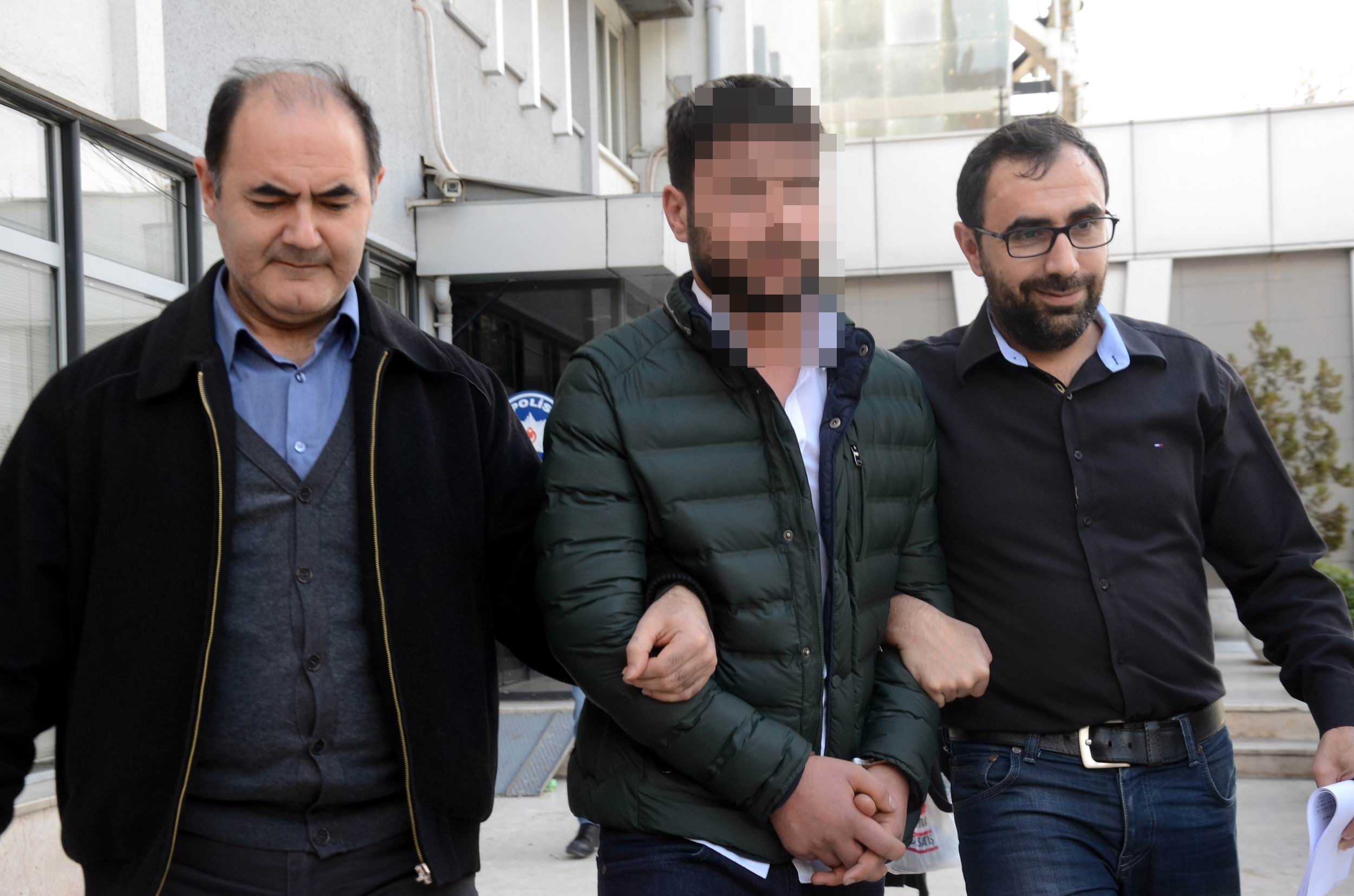 Bursa’da sahte polis suçüstünde yakalandı!