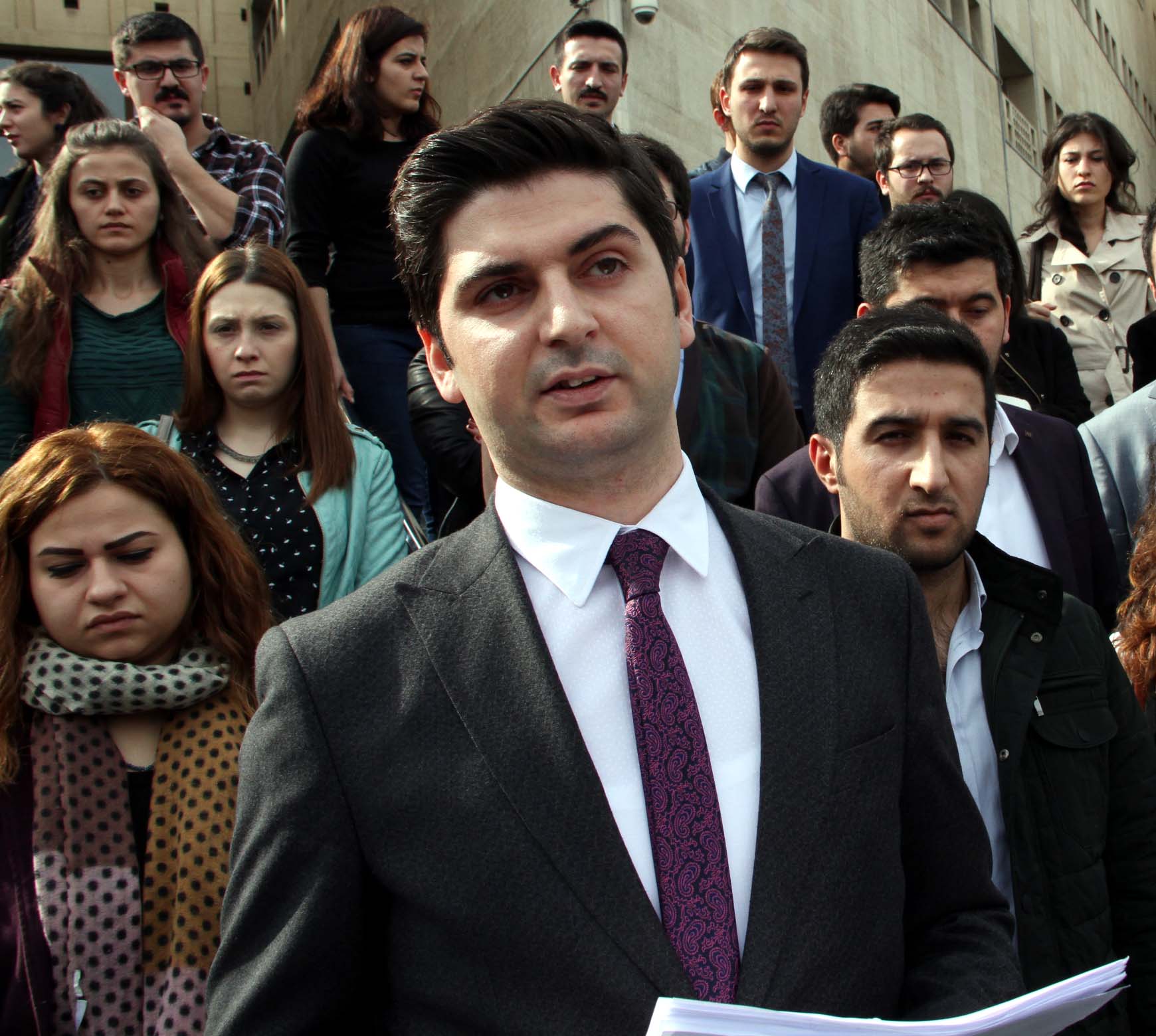 Bursa’da genç avukatlardan asgari ücret isyanı