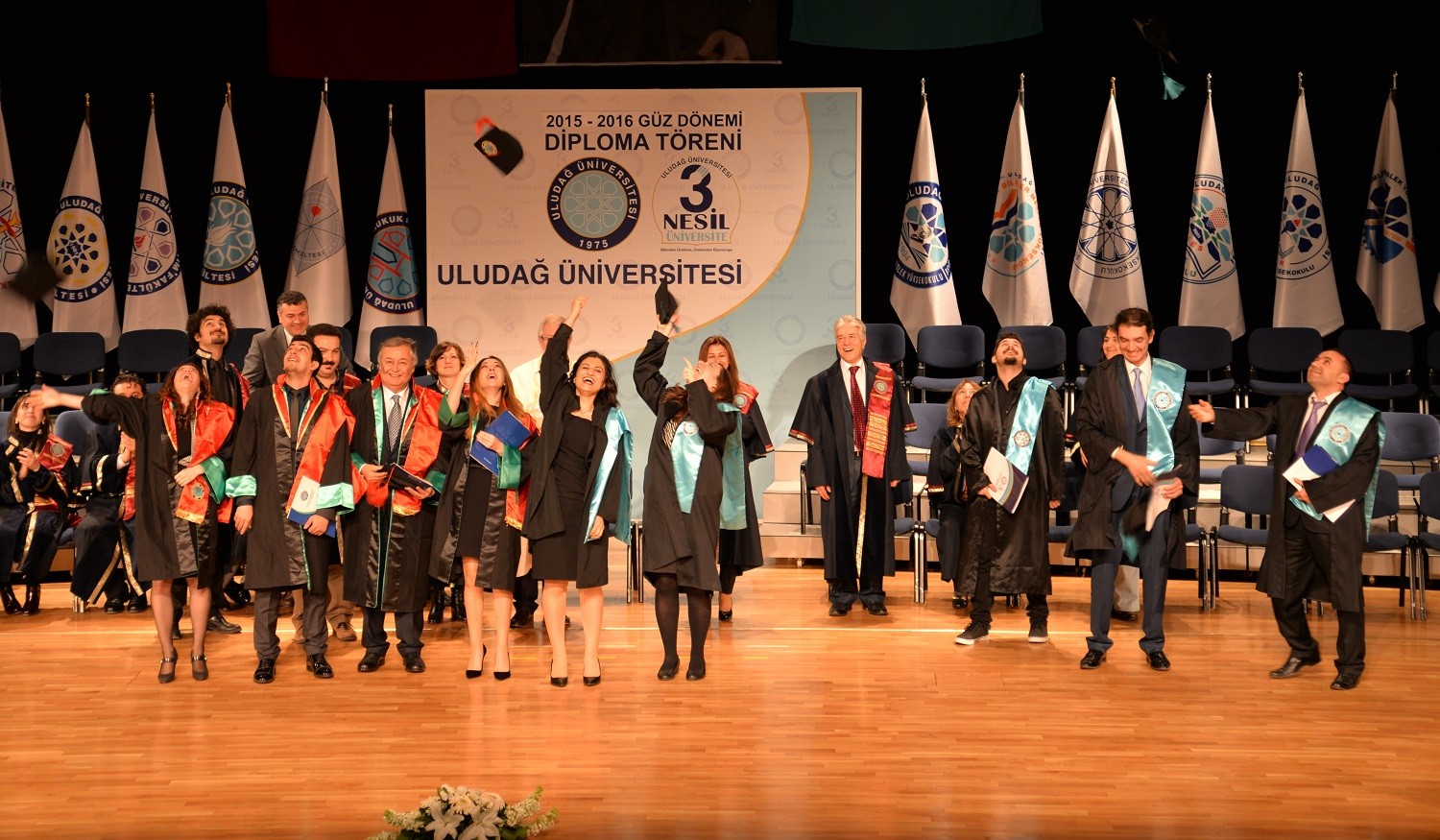 Bursa’da azmin zaferi! 60 yaşında üçüncü üniversiteyi bitirdi!