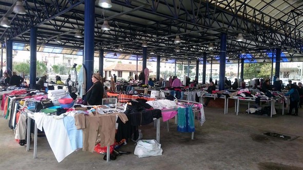 Kadınlar ev ekonomilerine katkı için pazar kurdu