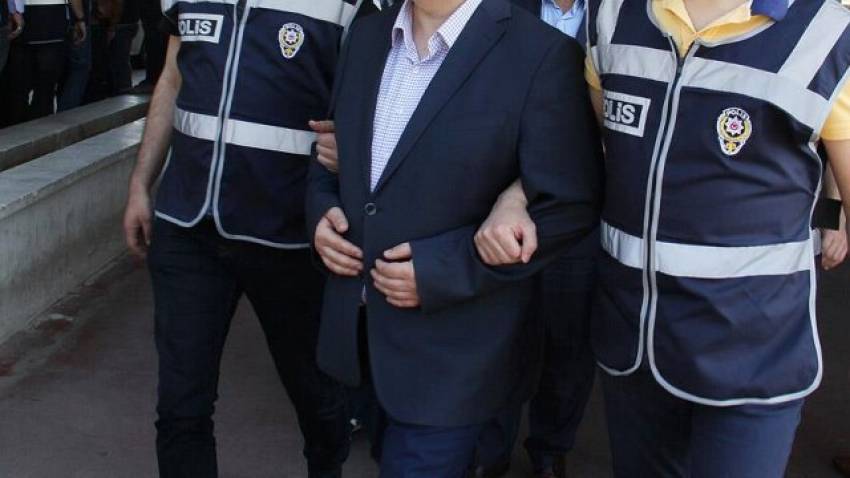 13 avukat FETÖ operasyonu kapsamında adliyeye sevkedildi