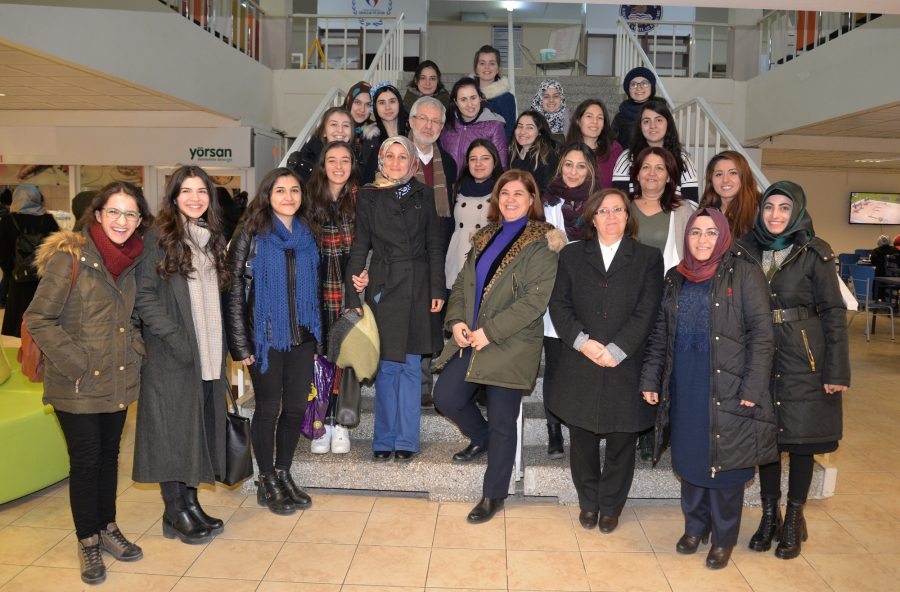 Rektör Ulucay kız öğrencileri ziyaret etti
