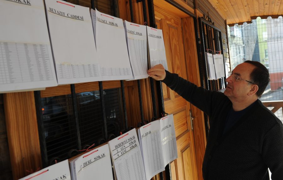 Referandum için isimler asıldı