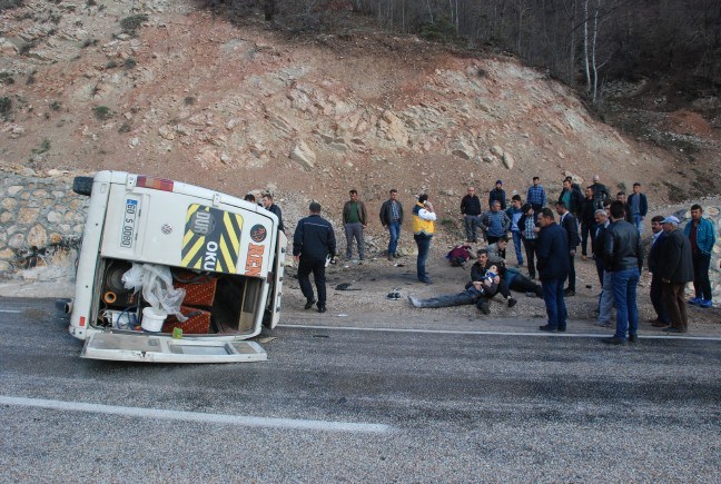 Tokat|ta öğrenci servisi kaza yaptı