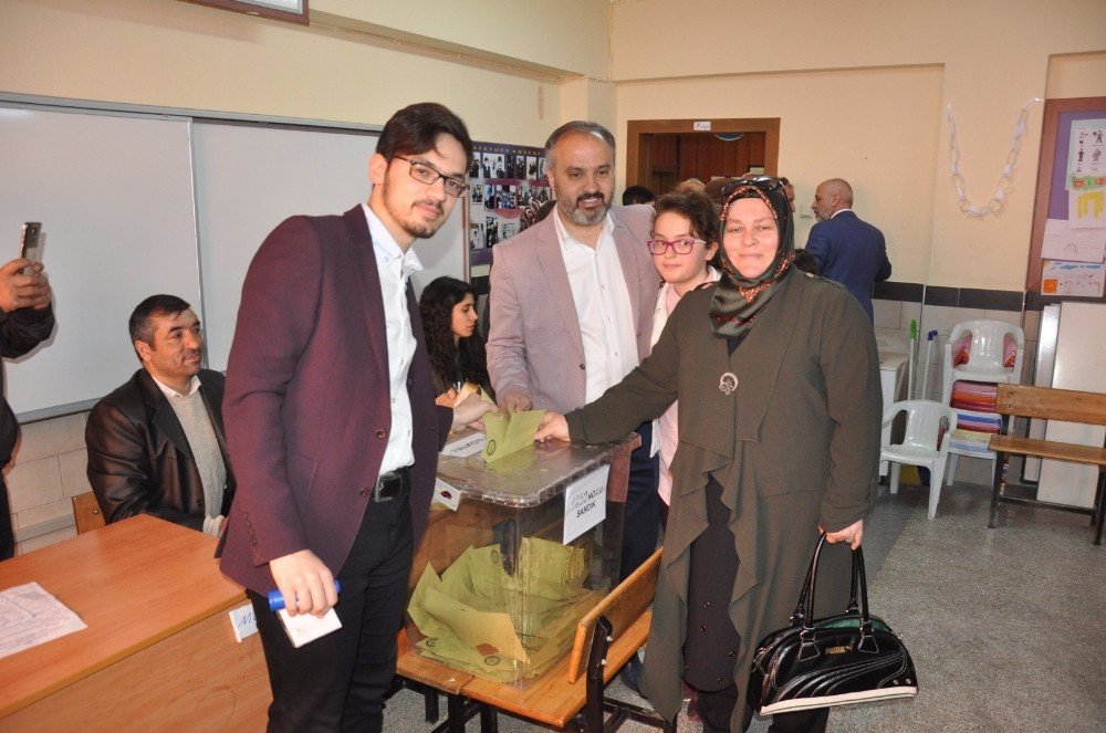 İnegöl Belediye Başkanı Aktaş: Sandık her şeyin en doğrusu