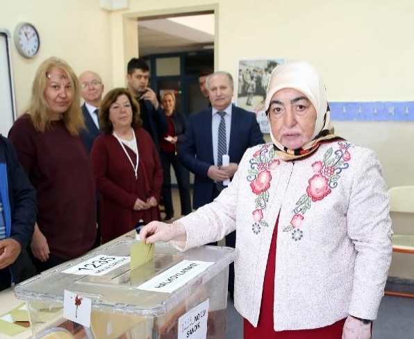 Başbakan|ın eşi Semiha Yıldırım, oyunu Ankara|da kullandı