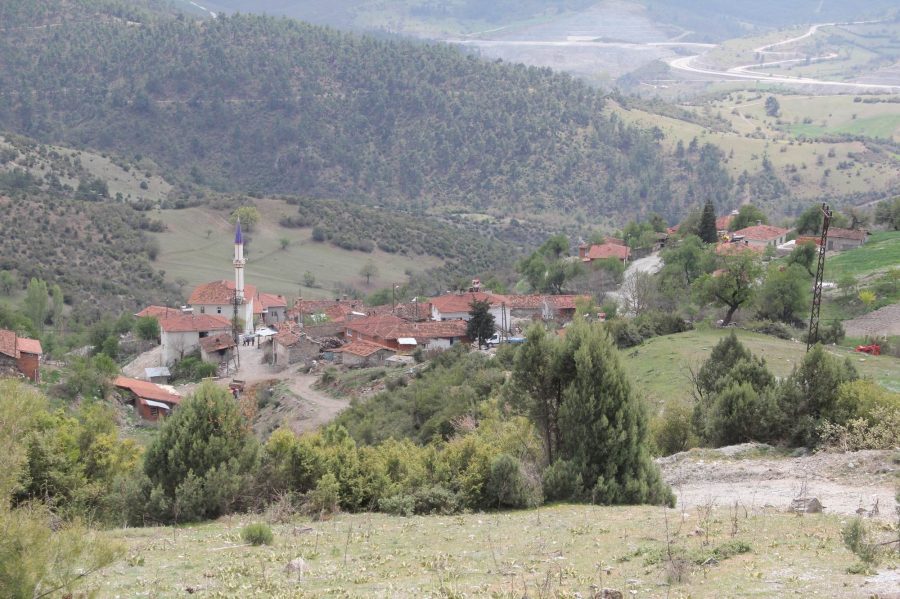 Hayalet köyün sakinleri oylarını komşu köyde kullandı
