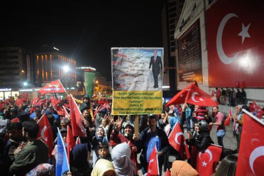AK Parti İl Başkanlığı|nda zafer coşkusu