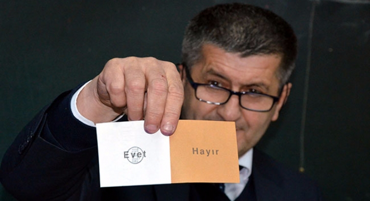 Rus uzmandan referandum çıkışı