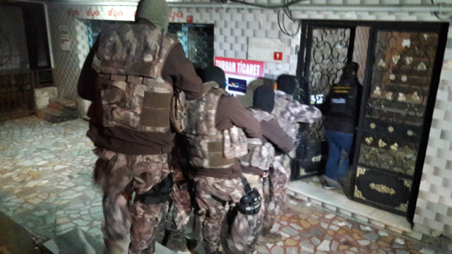 Zehir tacirlerine baskın