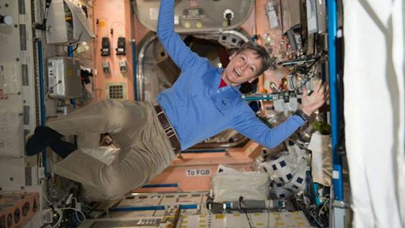 Uzaya giden en yaşlı kadın!