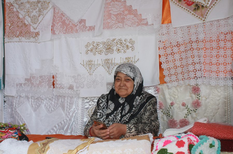 Bursa|daki bu çarşıdaki bütün esnaflar kadın