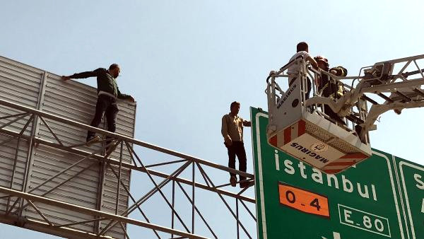 Trafik tabelasında eylem yaptılar