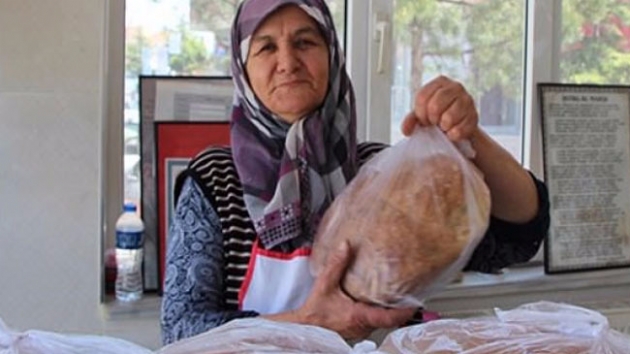 Selime Nine|nin ekmek teknesi
