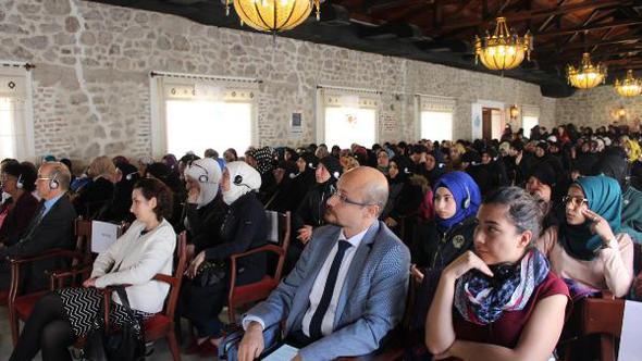 Çocuk yaştaki evlilikler ele alınacak