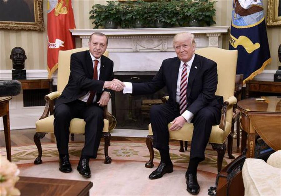 İki liderin görüşmesi başladı