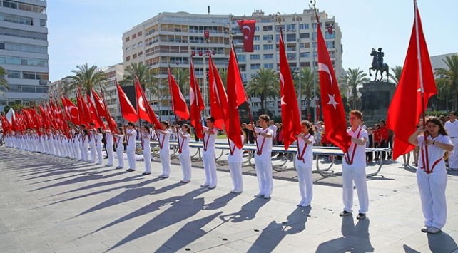 19 Mayıs törenlerle kutlanıyor