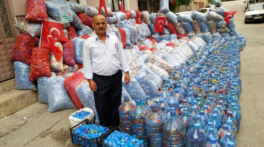 Engelliler için 3 milyon kapak topladı
