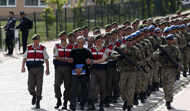 Akın Öztürk|e kritik soru
