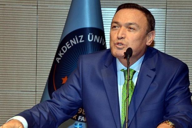 Eski rektöre FETÖ gözaltısı