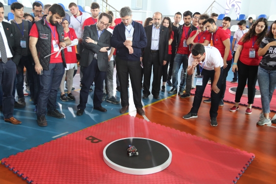 Bursa|da robotlar yarıştı