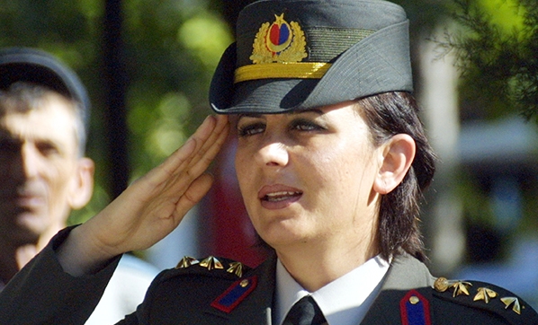 Gitme kızım intikam alırlar