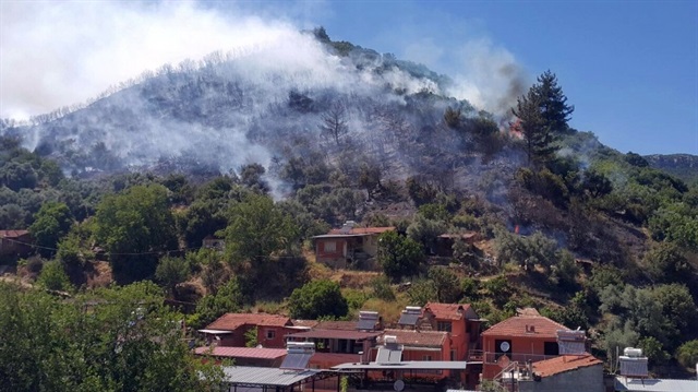 İzmir yangını söndürülemiyor