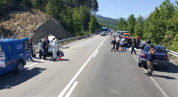 Avukat ve kardeşi kazada öldü