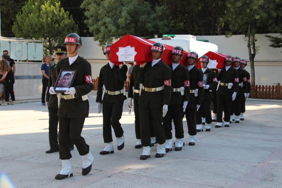 Manisa şehitleri için tören düzenlendi