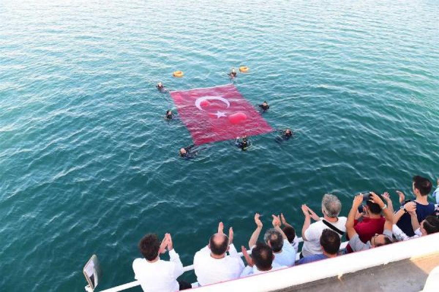 İznik Gölü’ndeTürk Bayrağı açtılar