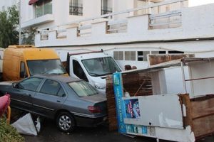 Deniz yükseldi, araçlar sürükledi