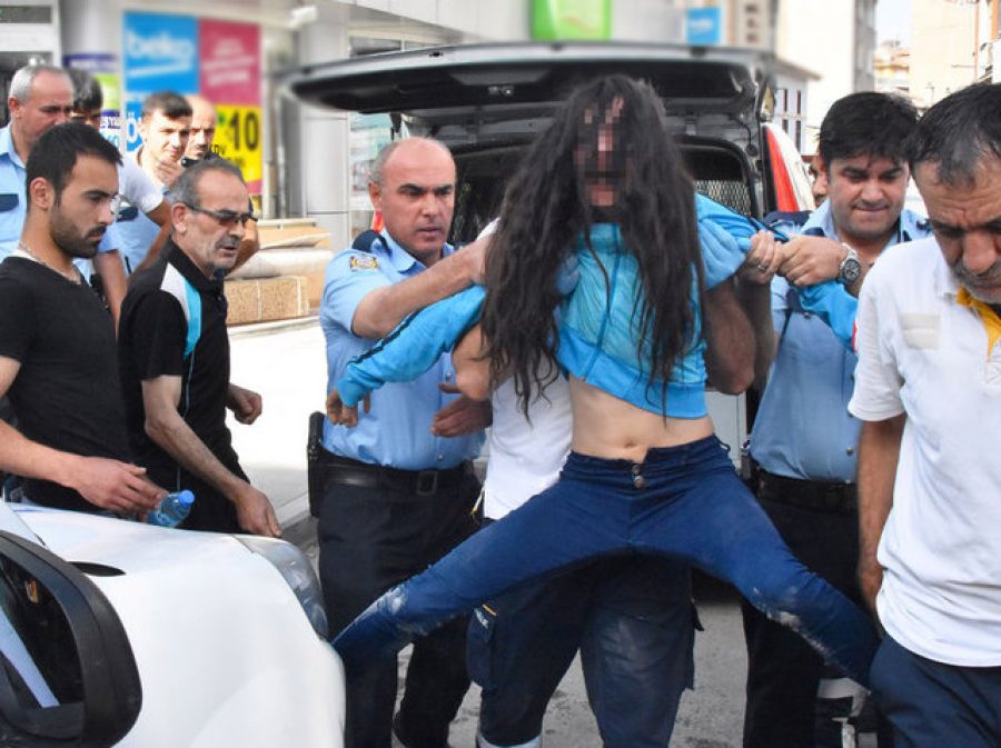 Kaza yapan genç kız krize girdi
