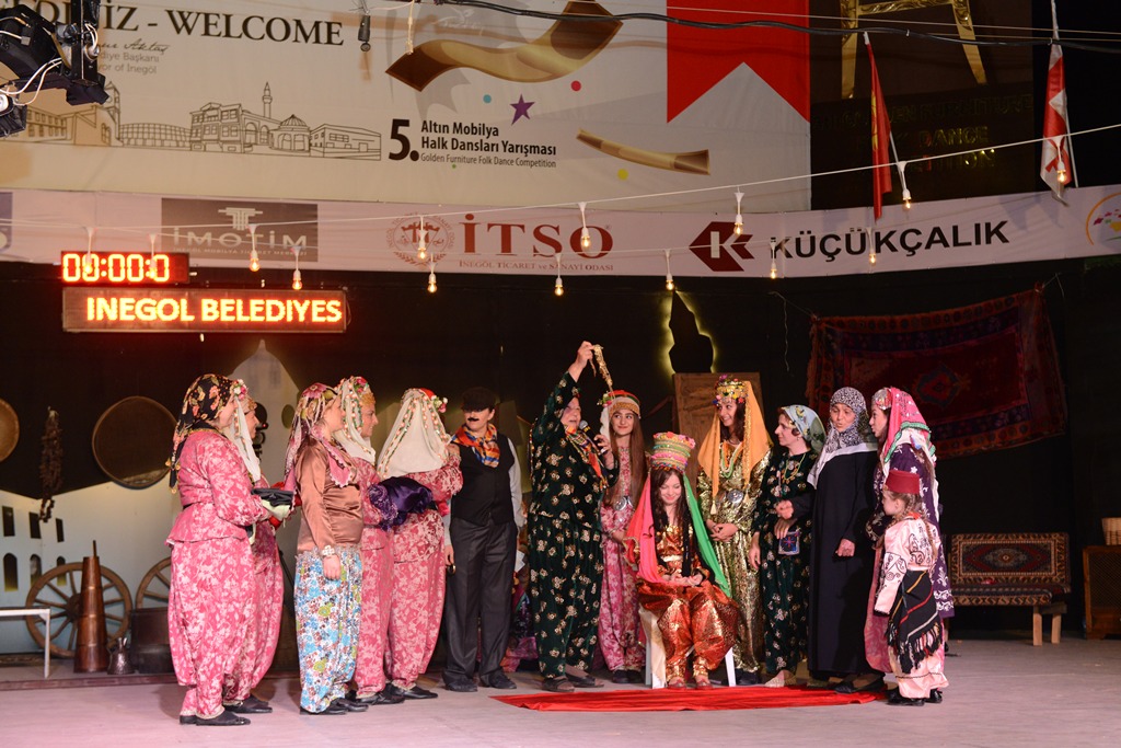 Mazideki İnegöl sahnede hayat buldu