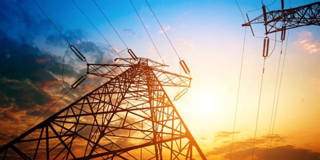 Sıcaklar elektrik tüketimini artırdı