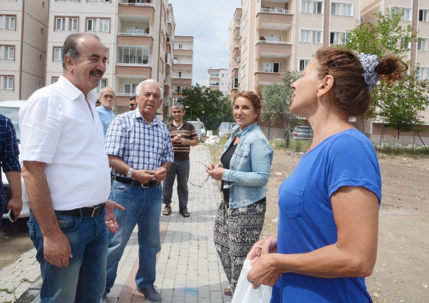 Türkyılmaz vatandaşlarla sohbet etti